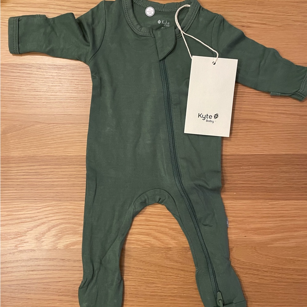 Kyte baby preemie onesie